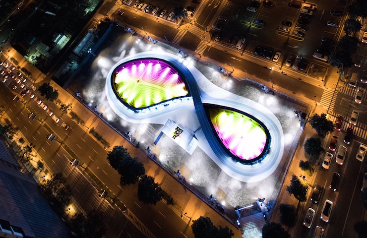 为了让普通人在奥运会期间动起来，耐克建了一座快闪运动场