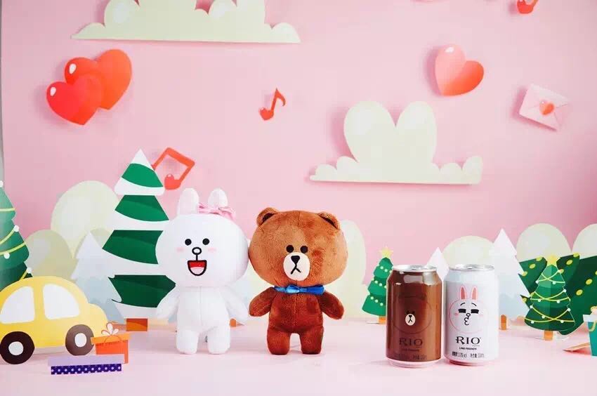 RIO和LINE FRIENDS一起开了个“酒吧”，还有萌萌哒限量罐等着你