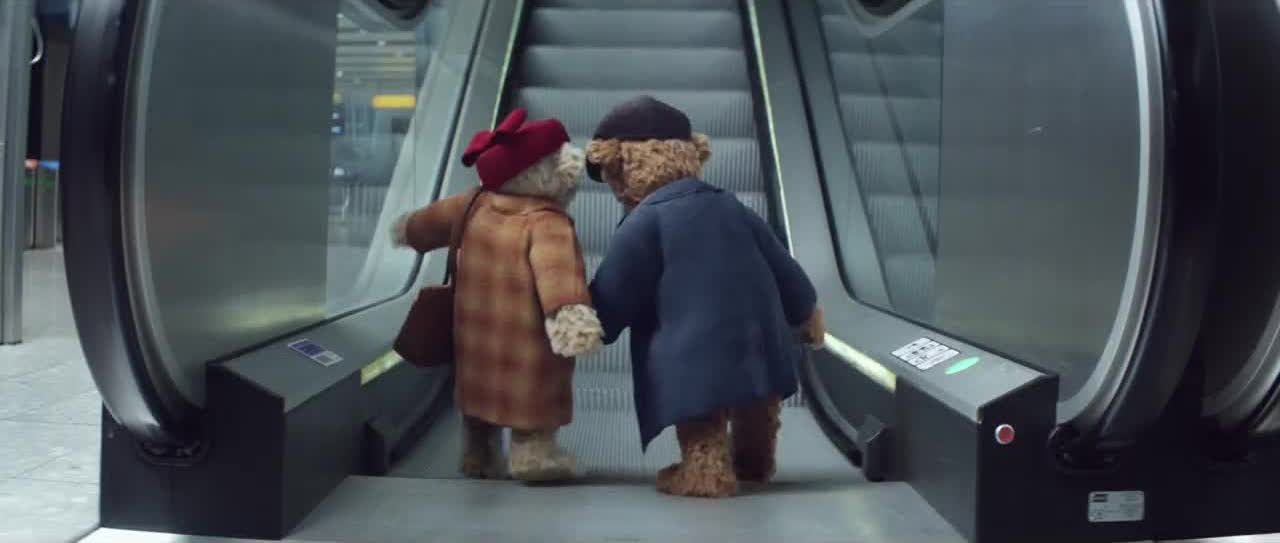 heathrow-airport-coming-home-for-christmas-600-69219
