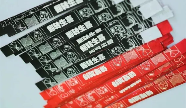网易新闻与邮储银行携手，和年轻人优雅严肃地谈谈“买买买”