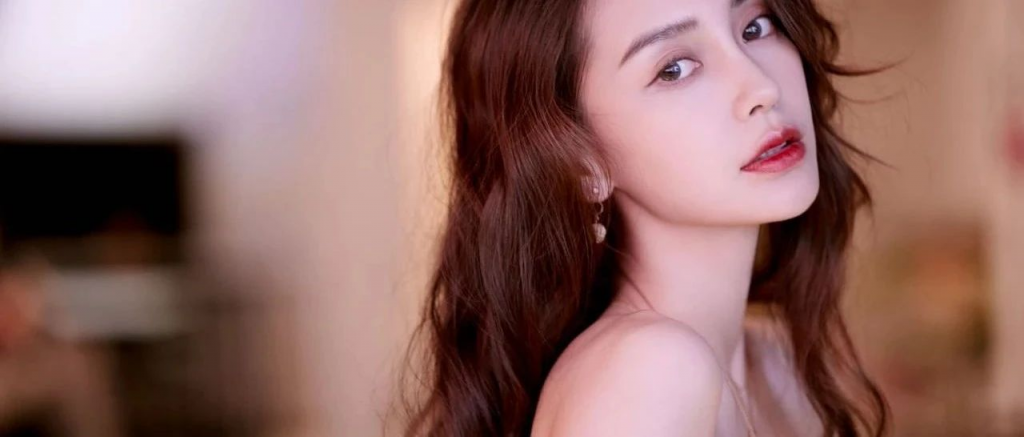 从Angelababy抖音首秀说起，明星直播电商价值究竟落于何处？