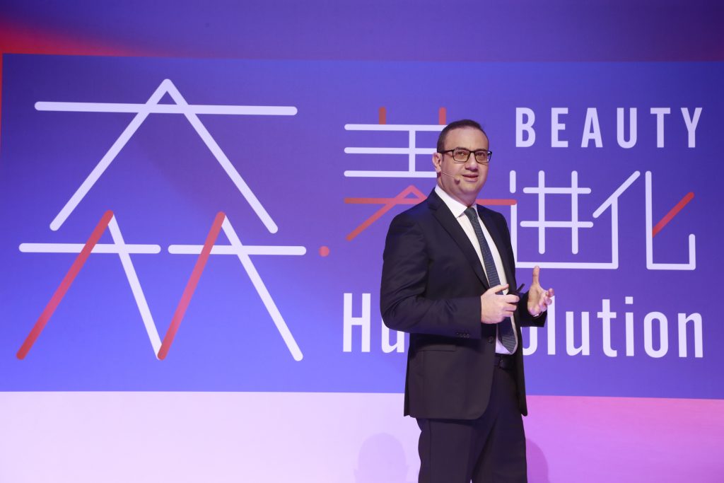 欧莱雅中国2020逆势飞扬，发布2021全新企业进化模型