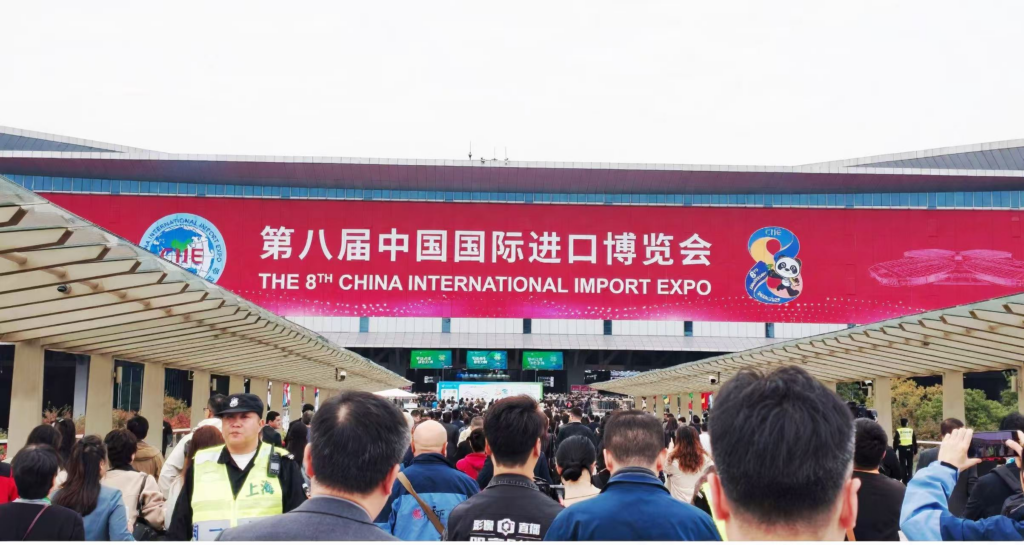 进博会现场直击：MOVA Puris P10以创新科技引领“宠物环境健康”风潮