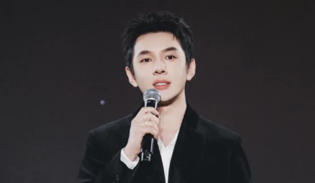 淘宝直播10周年，李佳琦“离开”直播间