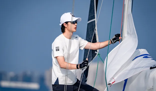 初心向海，航海正当时 HELLY HANSEN携手王一博于维港启幕年度航海盛典